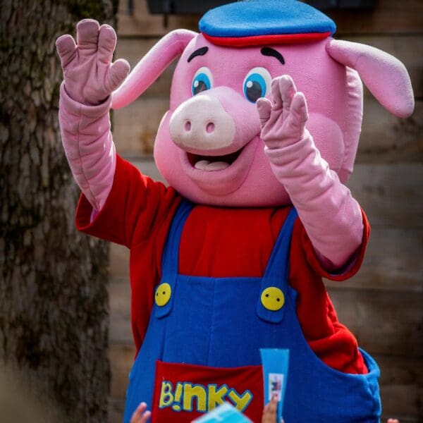 Binky opent nieuwe speeltuin!